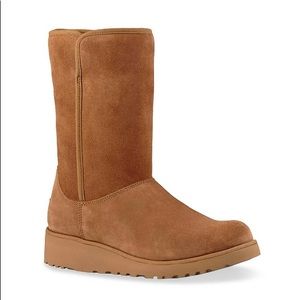Ugh Amie slim boot/ chestnut suede
